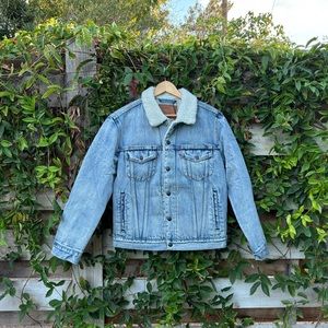 LEVIS JACKET BRAND NEW